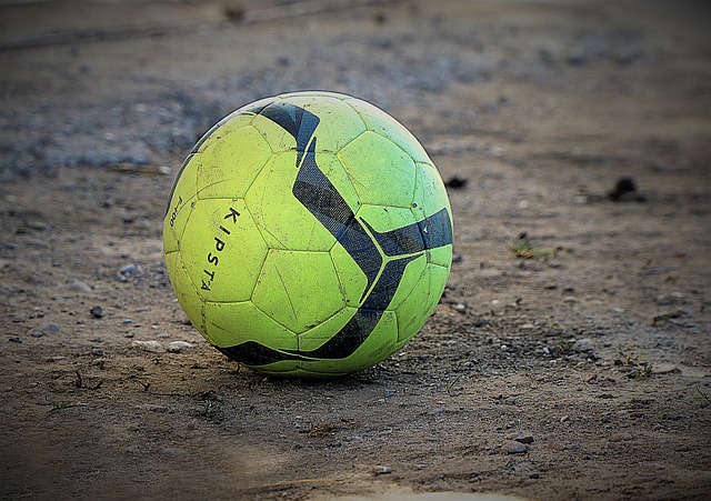 她也始终保 她也始终保